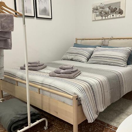 Studio 25 Apartment - Near Metro M3 Milan Bagian luar foto