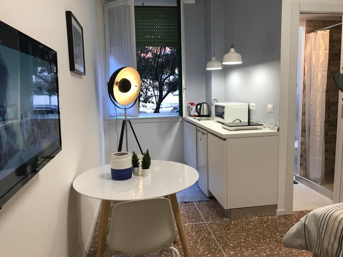 Studio 25 Apartment - Near Metro M3 Milan Bagian luar foto