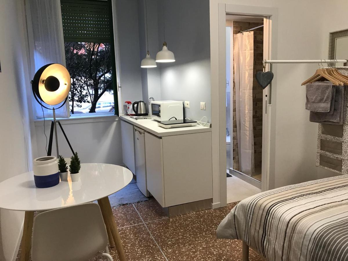 Studio 25 Apartment - Near Metro M3 Milan Bagian luar foto