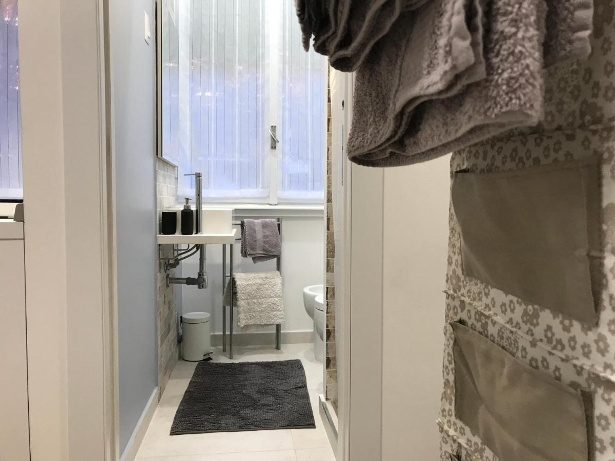 Studio 25 Apartment - Near Metro M3 Milan Bagian luar foto