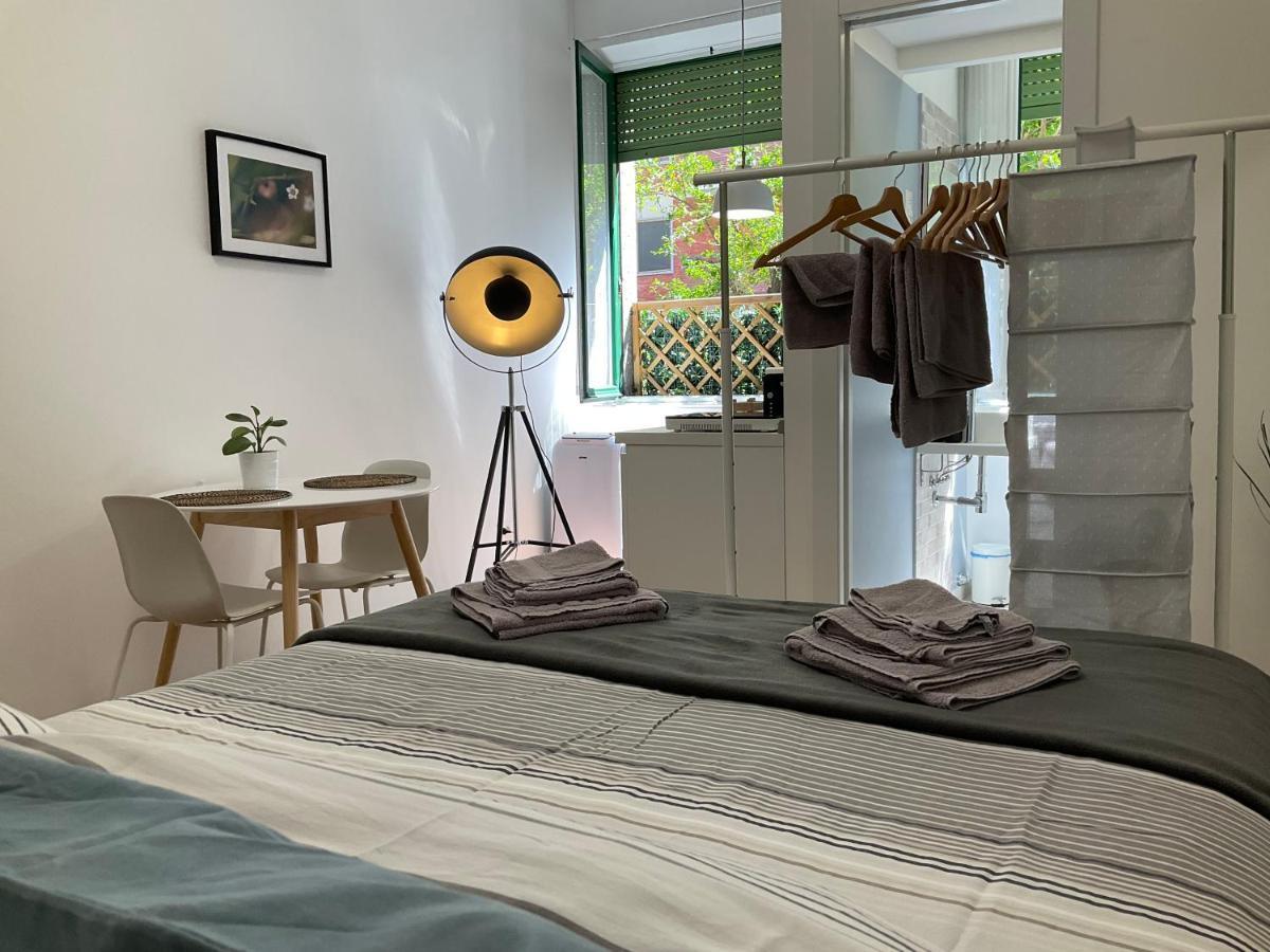 Studio 25 Apartment - Near Metro M3 Milan Bagian luar foto