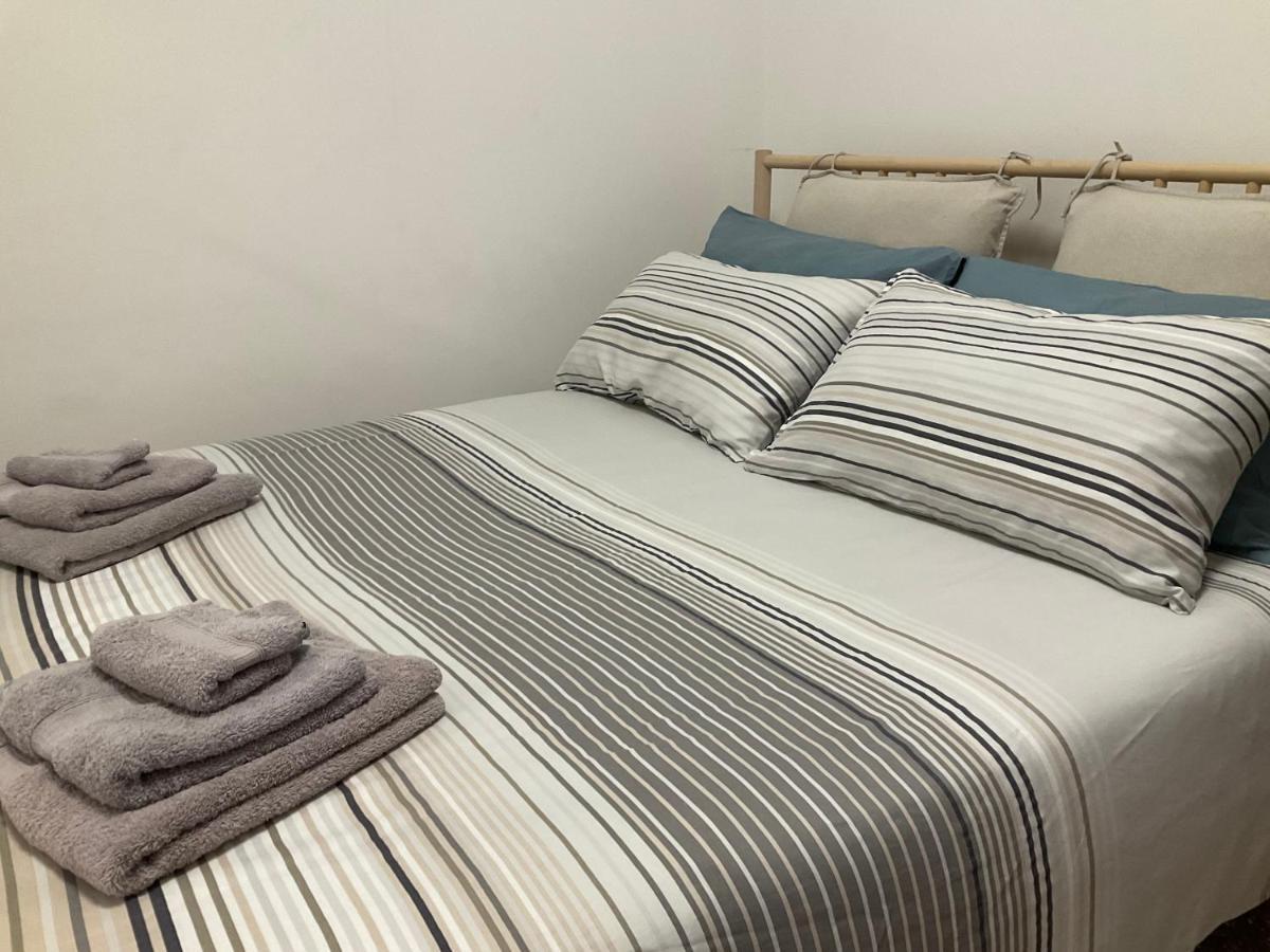 Studio 25 Apartment - Near Metro M3 Milan Bagian luar foto