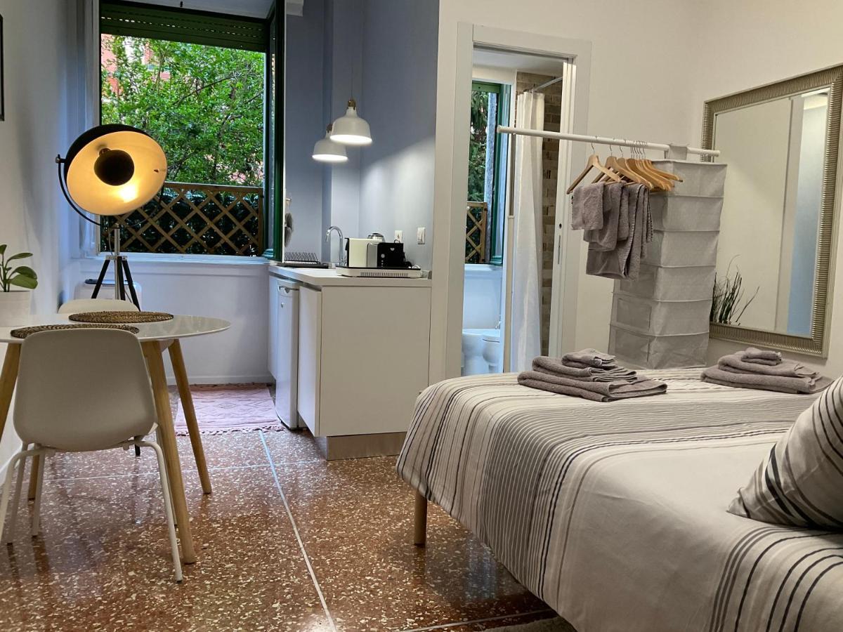 Studio 25 Apartment - Near Metro M3 Milan Bagian luar foto