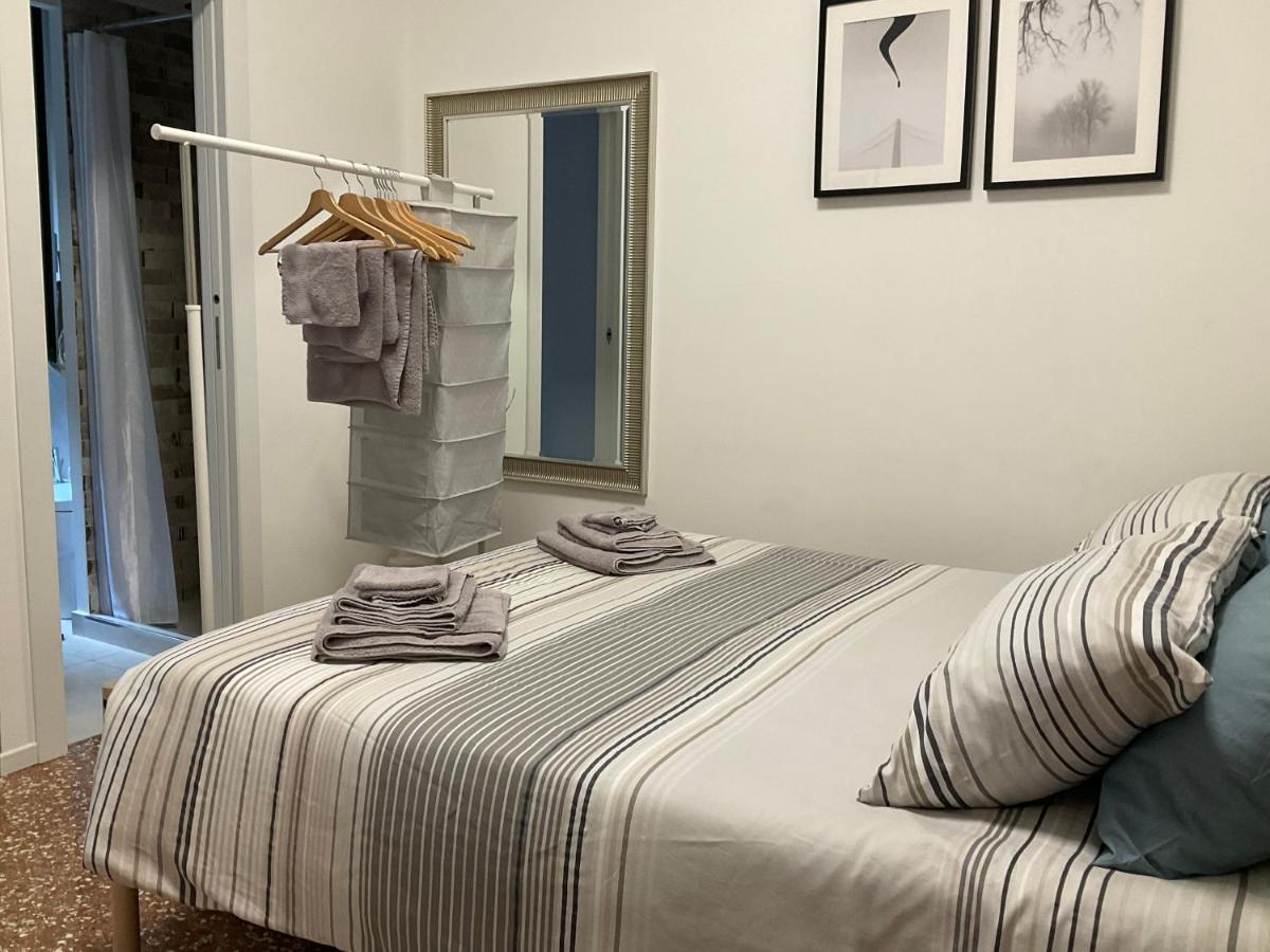 Studio 25 Apartment - Near Metro M3 Milan Bagian luar foto