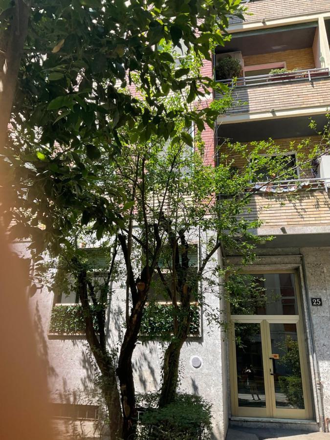 Studio 25 Apartment - Near Metro M3 Milan Bagian luar foto